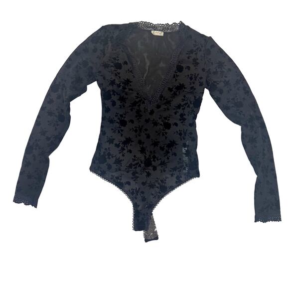 Free People Babes Bandeaus Black Velvet Floral Lace Bodysuit NWOT Women's XS/Sm - Picture 5 of 16